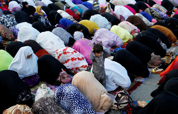 به‌ وێنه‌.. موسڵمانانى جيهان جه‌ژن پيرۆز ده‌كه‌ن